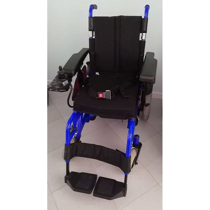 carrozzina elettronica per disabili con telaio pieghevole e spalliera abbattibile usato garantito