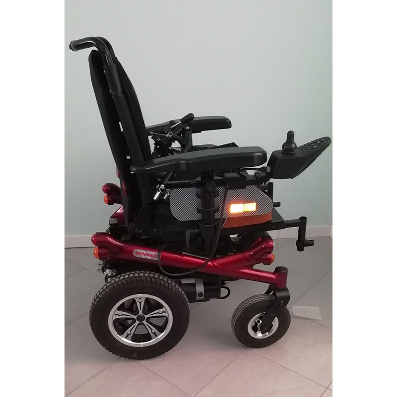 carrozzina elettrica da interno ed esterno con pedane reclinabili usato garantito disabili e anziani wimed rocket 3