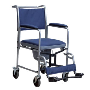 La Sedia Comoda offre comfort e praticità grazie alla sua struttura robusta e al design intelligente. Realizzata con tubolare di acciaio verniciato in grigio, garantisce durata nel tempo e resistenza alla corrosione. Il rivestimento in nylon blu, facilmente lavabile, aggiunge un tocco di eleganza e facilità di manutenzione.